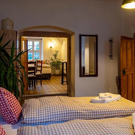 Wasserschloss Podelwitz Konukevi Colditz