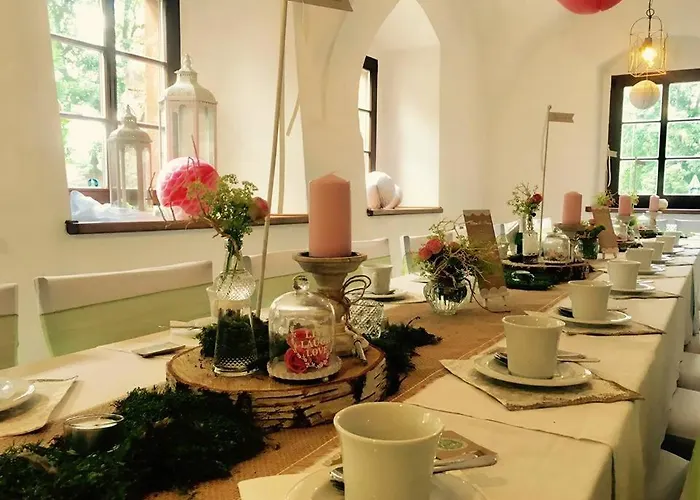 Wasserschloss Podelwitz بيت ضيافة *